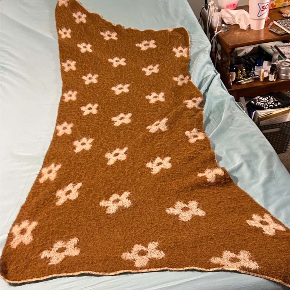 Steve Madden Rust Knit Scarf - Picture 6 of 9